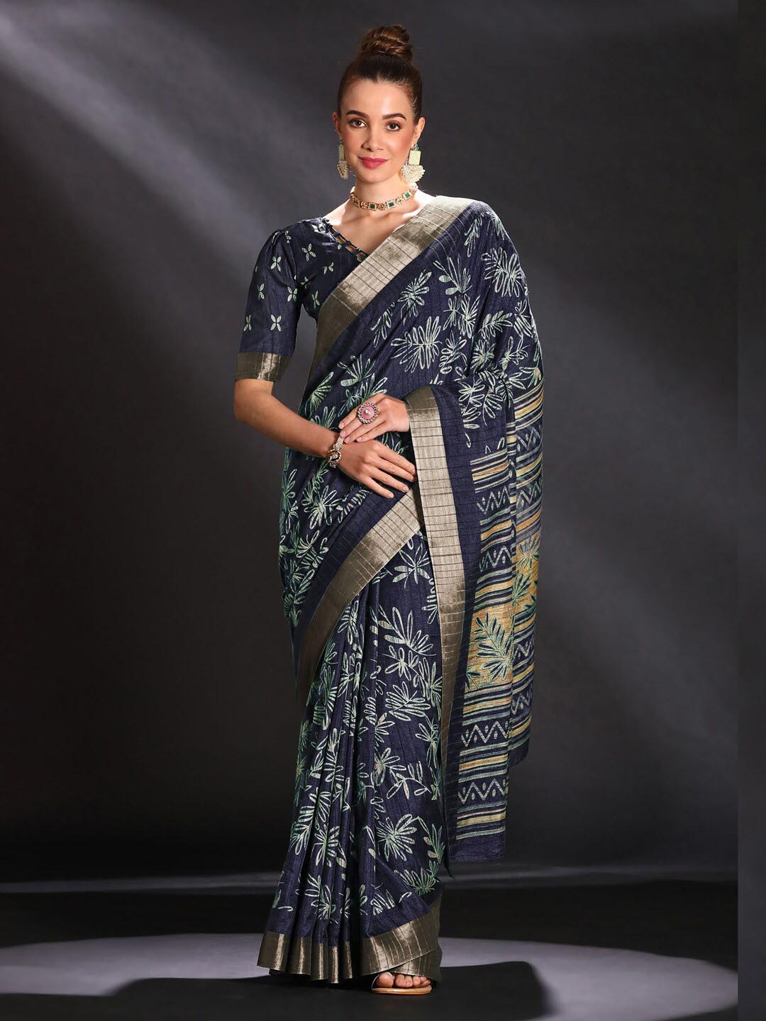 

Saree mall Floral Zari Sungudi Sarees, Navy blue