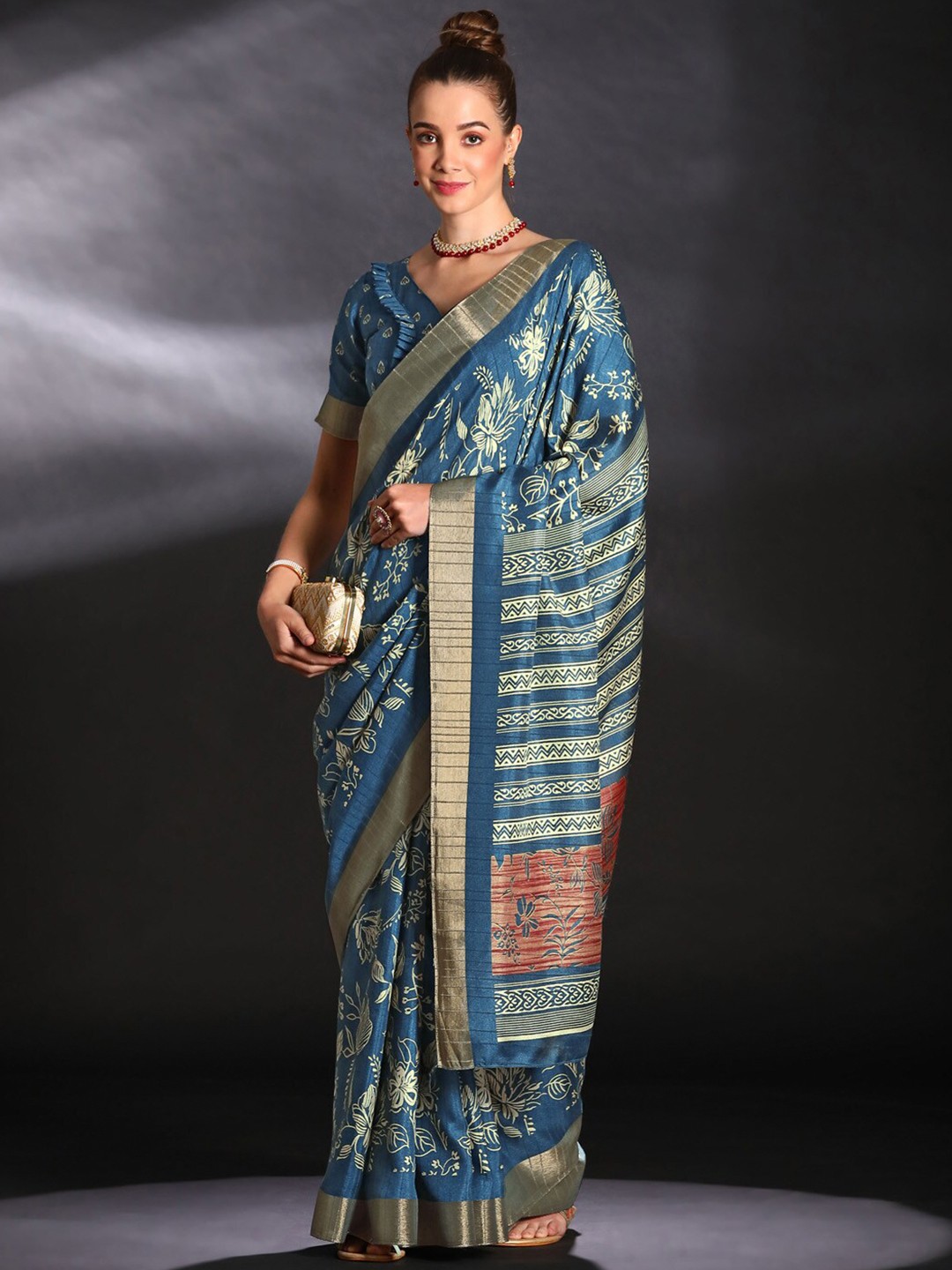 

Saree mall Floral Printed Zari Sungudi Saree, Blue