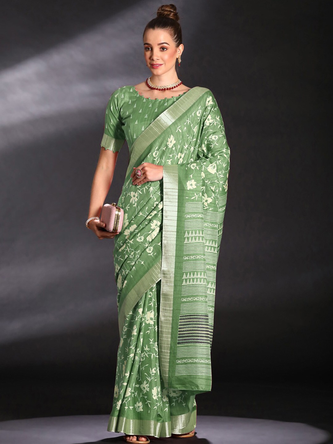 

Saree mall Floral Printed Zari Sungudi Sarees, Green