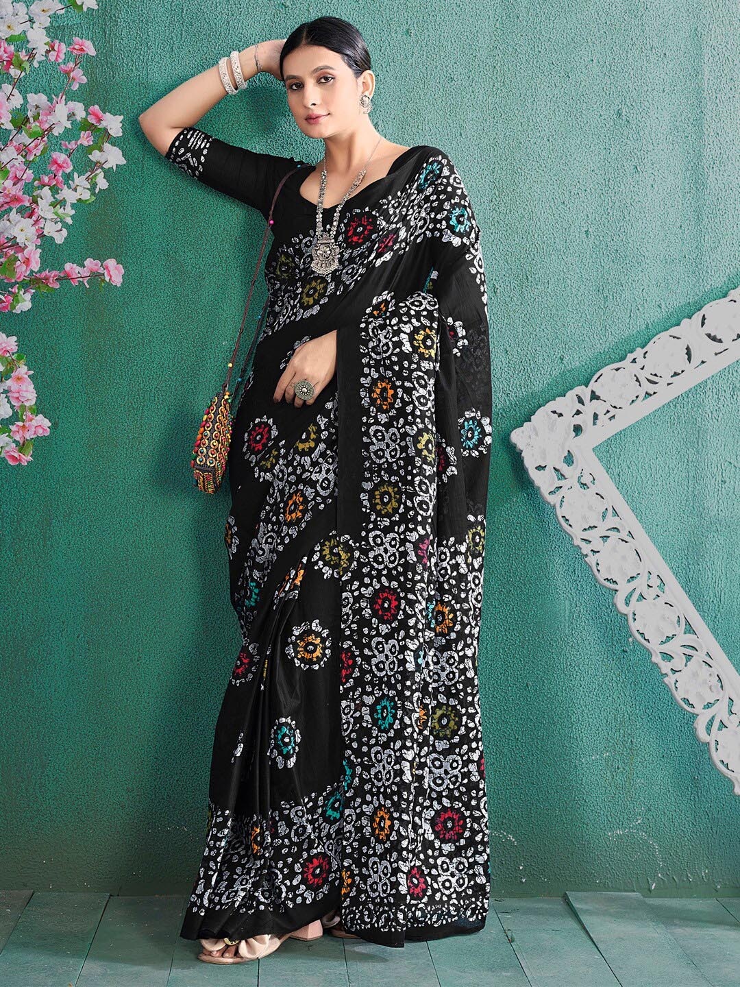 

Saree mall Ethnic Motifs Printed Pure Cotton Block Print Saree, Black