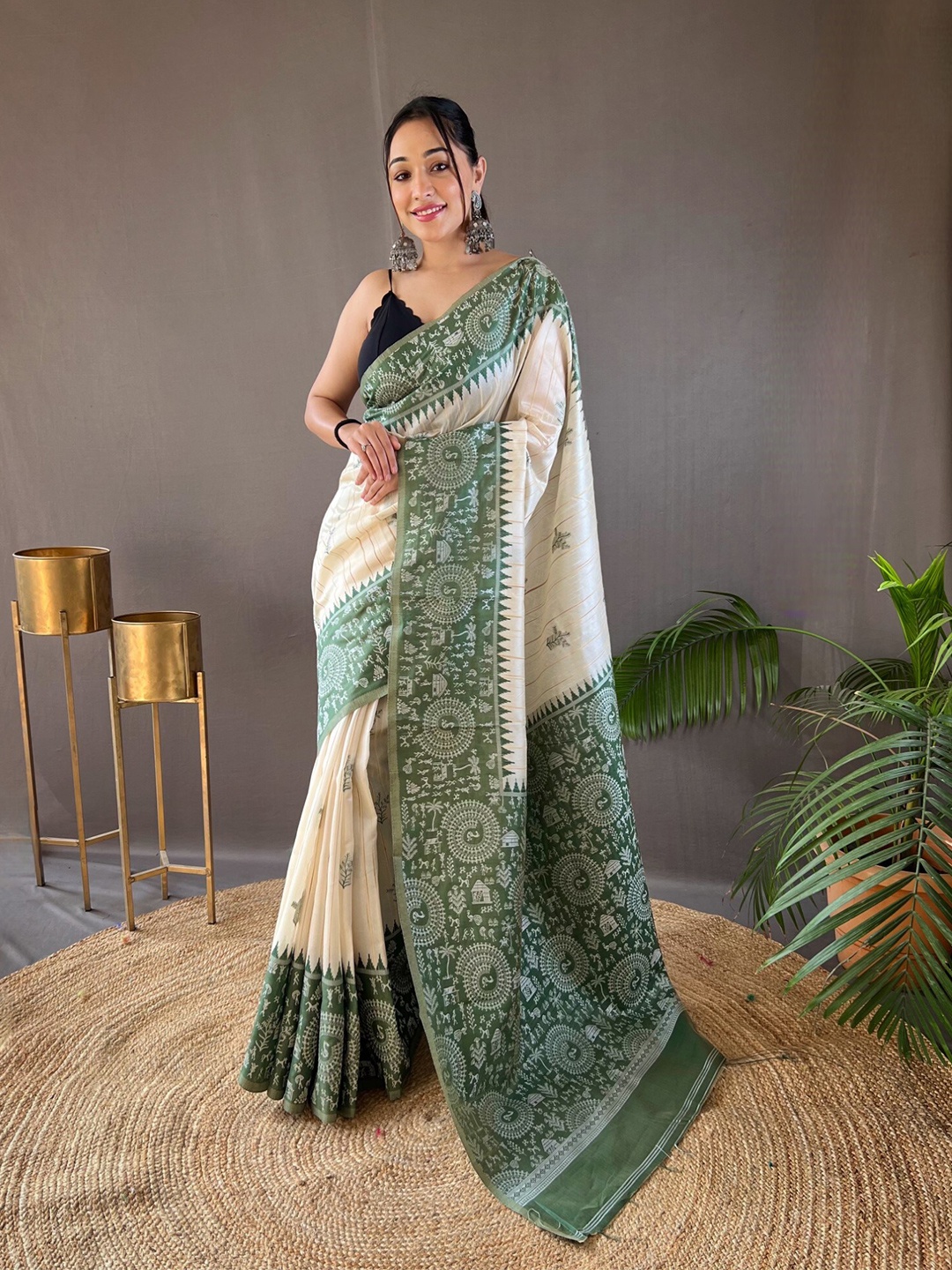 

LeeliPeeri Designer Woven Design Silk Blend Saree, Green