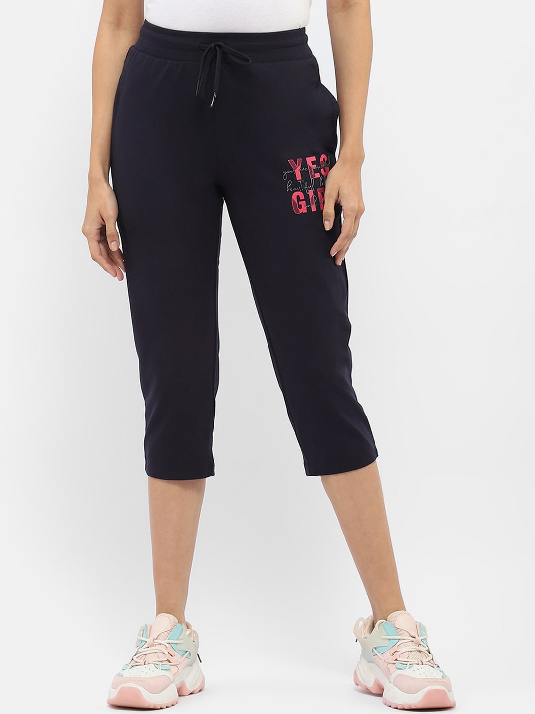 

MADAME M SECRET Women Typography Printed Three-Fourth Length Track Pant, Navy blue