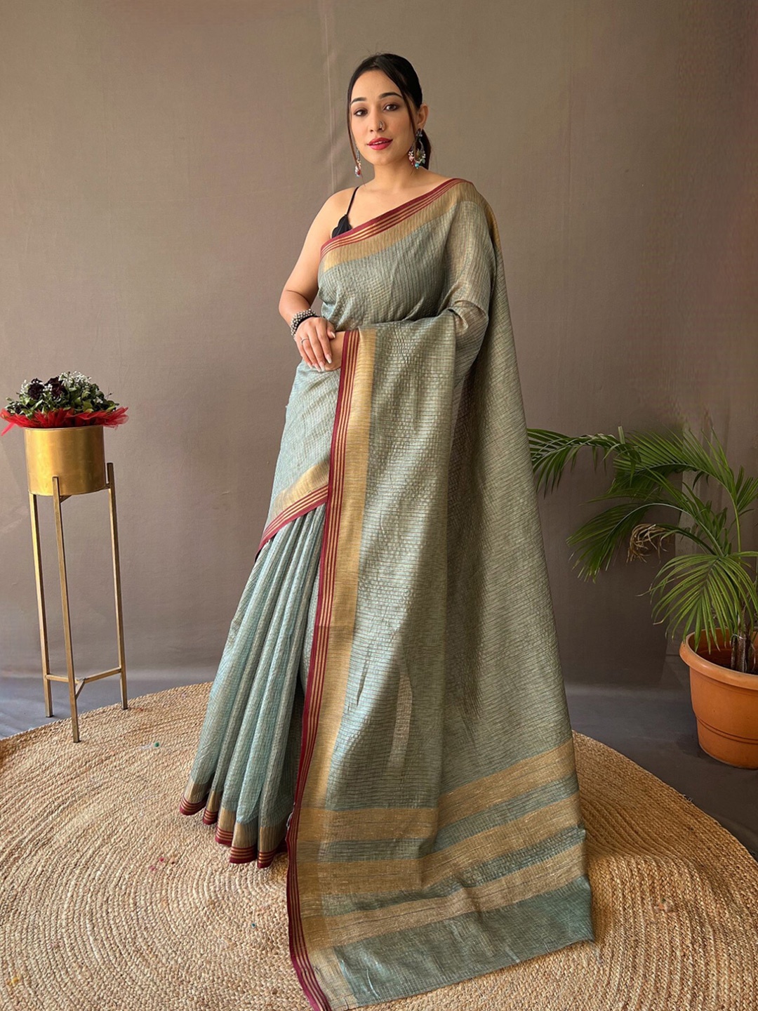 

LeeliPeeri Designer Checked Zari Saree, Blue