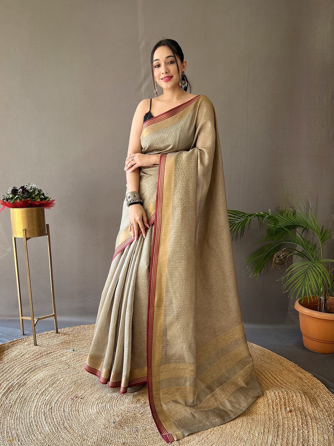 

LeeliPeeri Designer Checked Zari Saree, Olive
