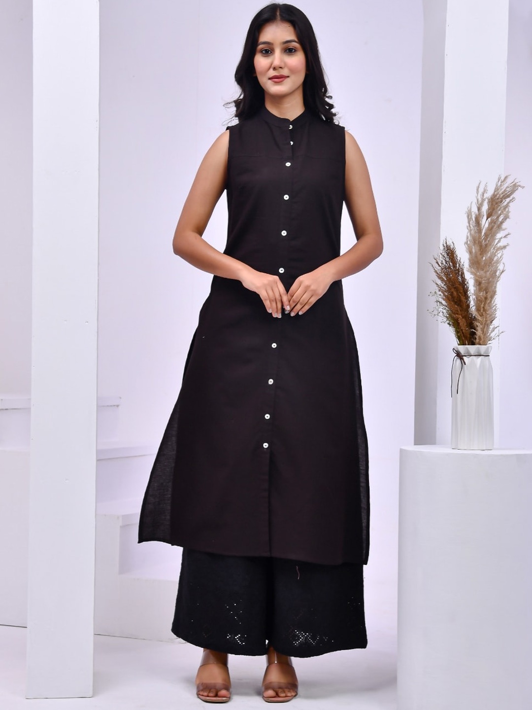 

Aspriya Mandarin Collar Regular Pure Cotton Kurta with Palazzos, Black