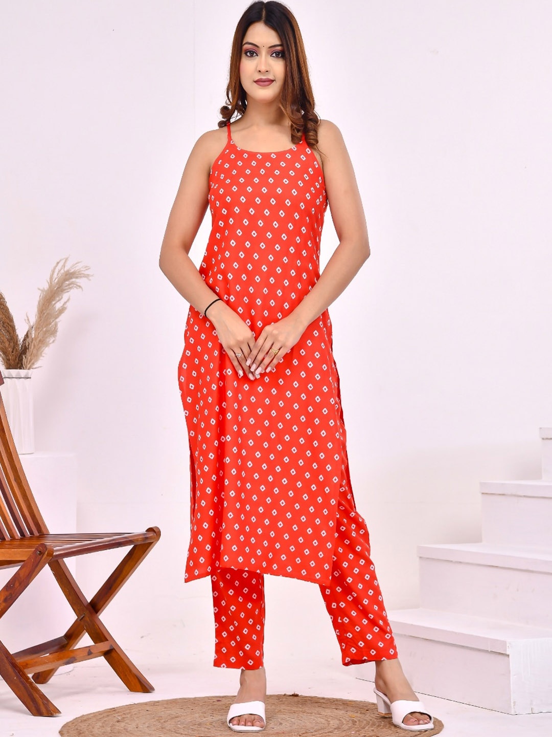 

Aspriya Ethnic Motifs Printed Regular Kurta with Trousers & Dupatta, Red