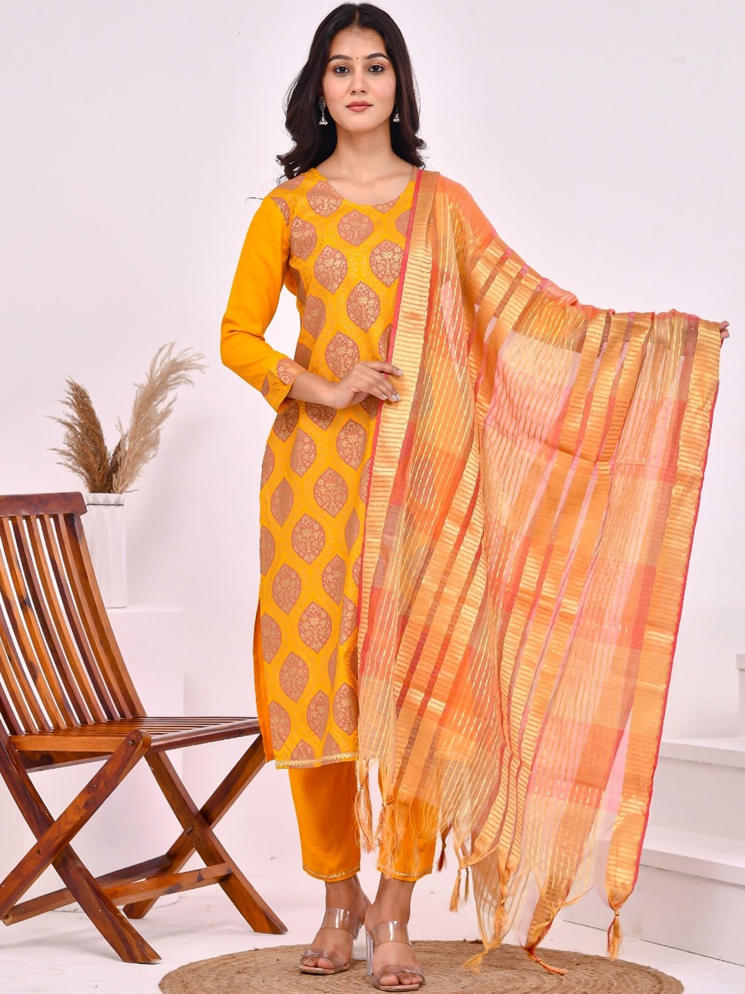 

Aspriya Ethnic Motifs Printed Straight Kurta With Trousers, Mustard