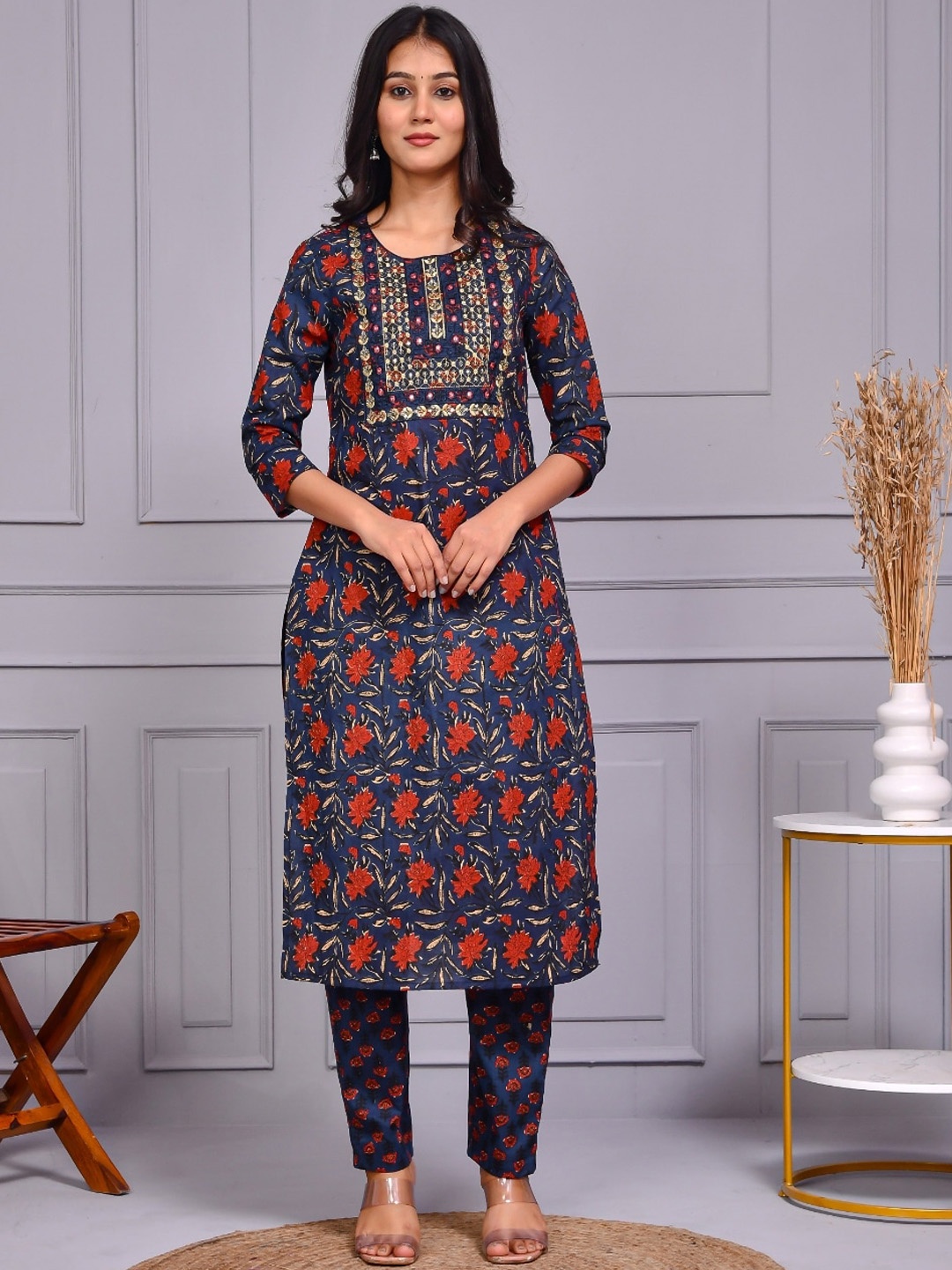 

Aspriya Ethnic Motifs Printed Straight Pure Cotton Kurta with Trousers & Dupatta, Navy blue