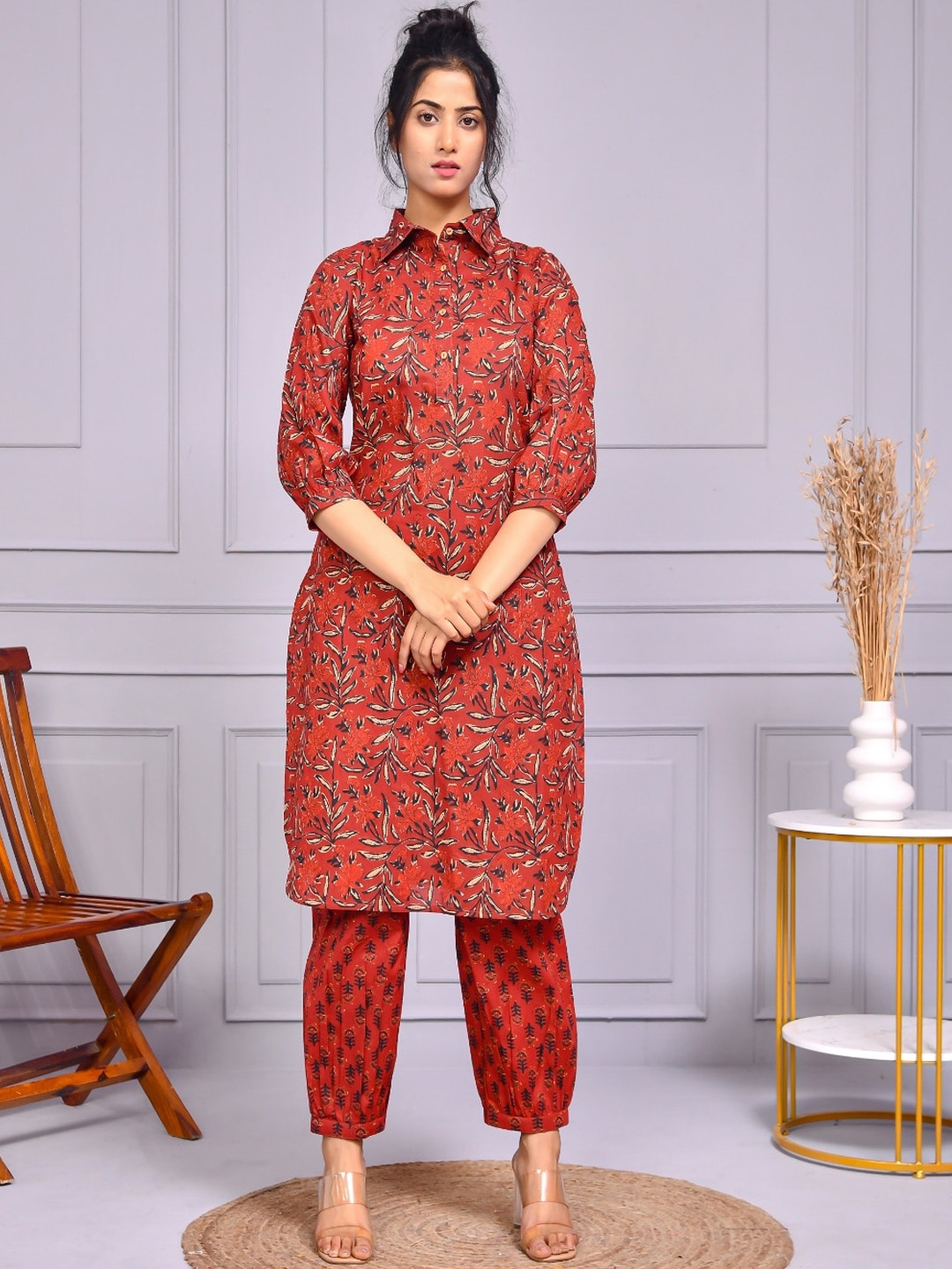 

Aspriya Floral Printed Straight Pure Cotton Kurta with Trousers, Maroon