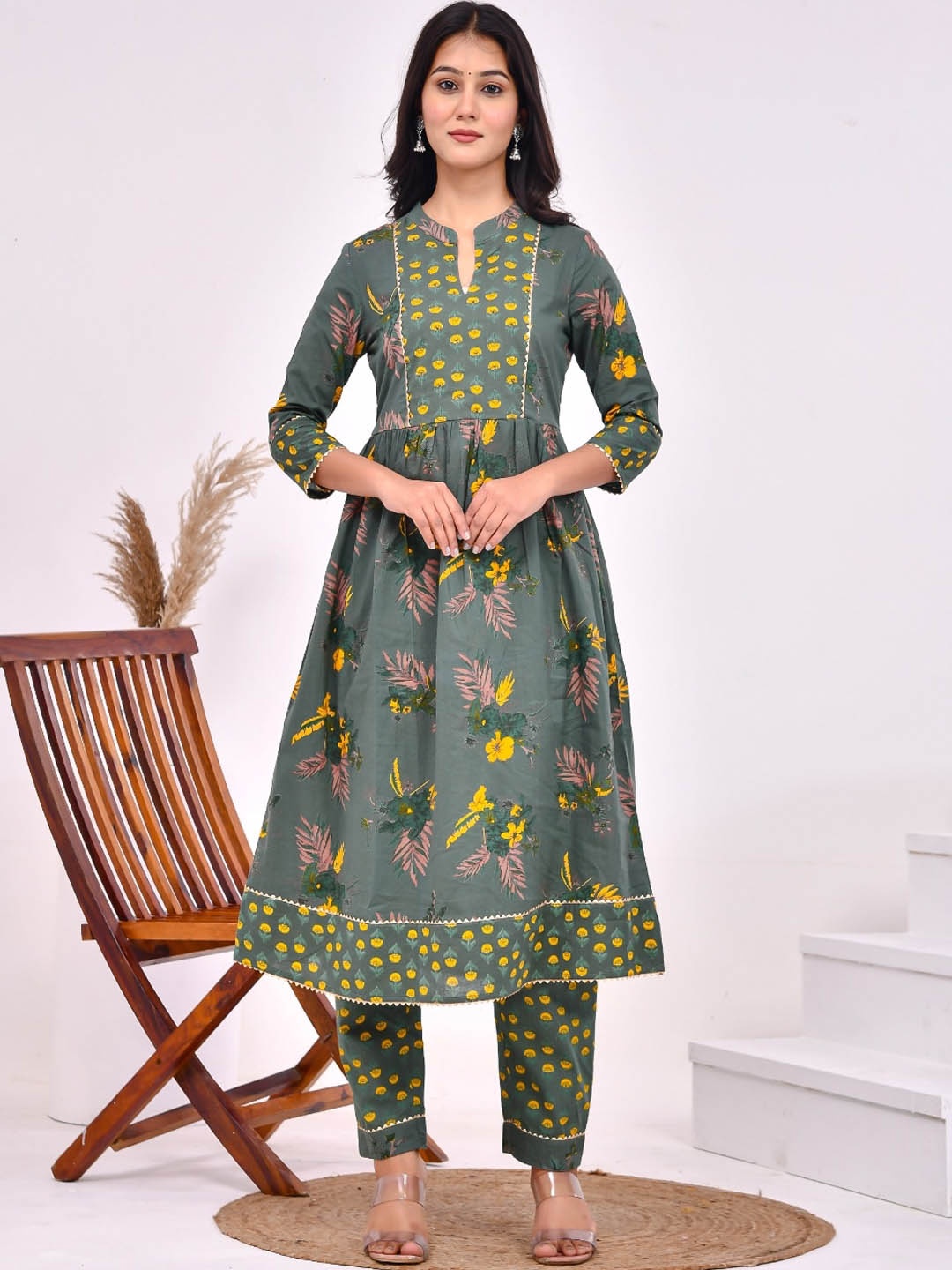 

Aspriya Floral Printed A-Line Pure Cotton Kurta with Trousers, Olive