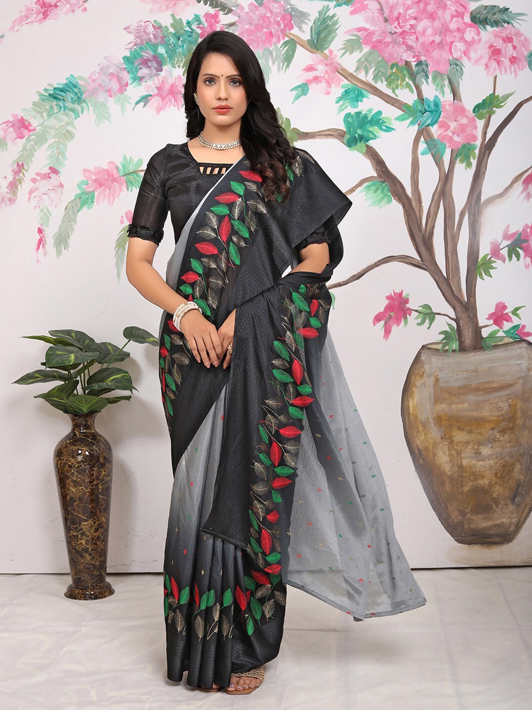 

Pionex Floral Printed Ready to Wear Saree, Grey