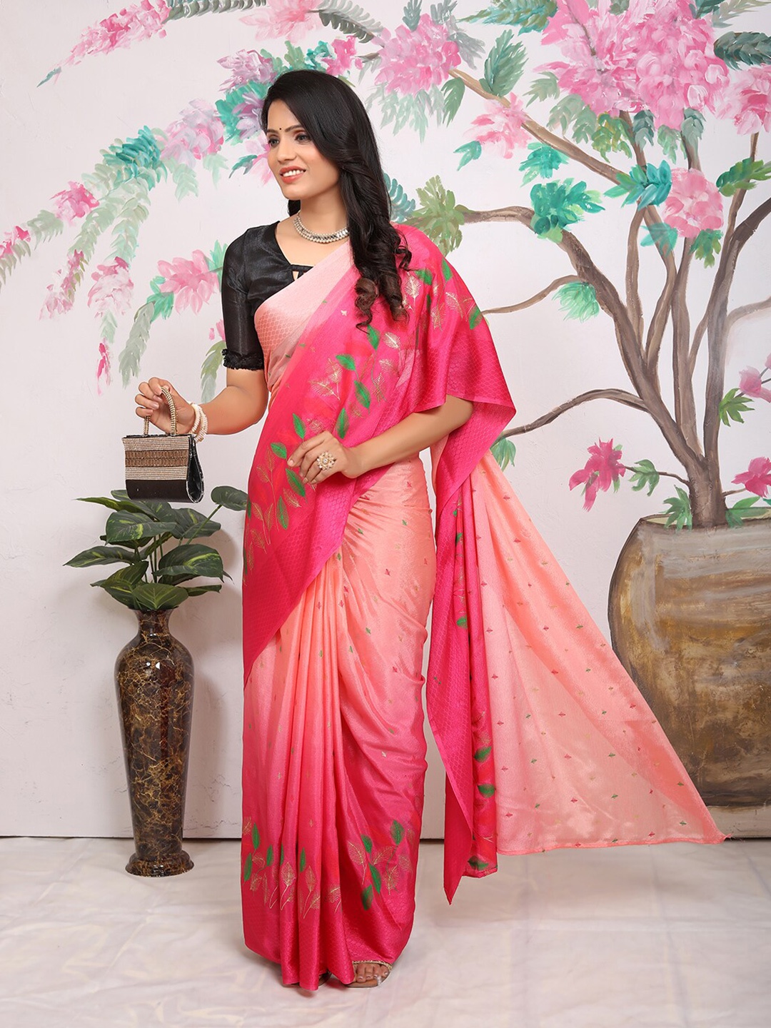 

Pionex Floral Printed Zari Poly Chiffon Party Wear Saree, Pink