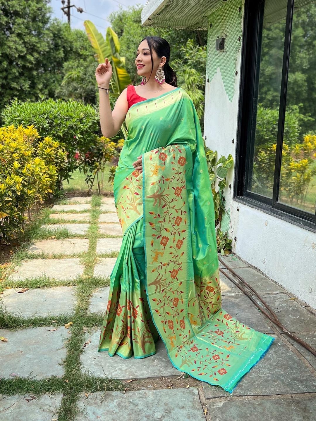 

LeeliPeeri Designer Floral Woven Design Zari Paithani Saree, Lime green