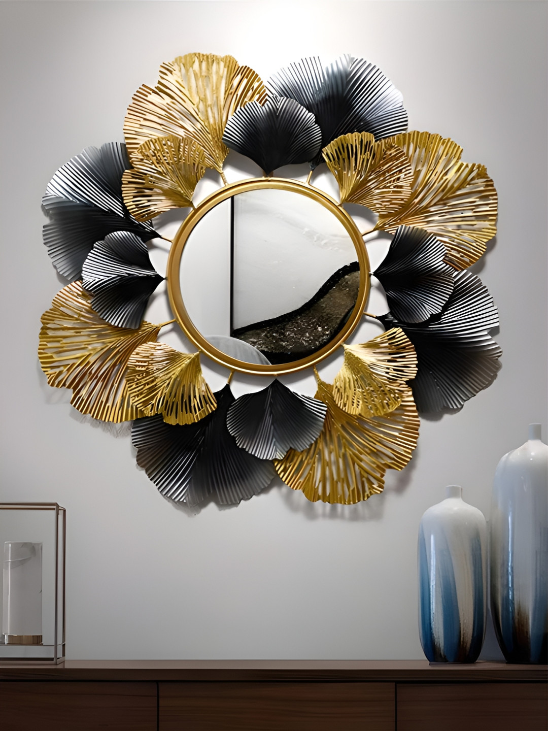 

THE HANDMADE FLAIR Gold & Black Textured Mirror Frame