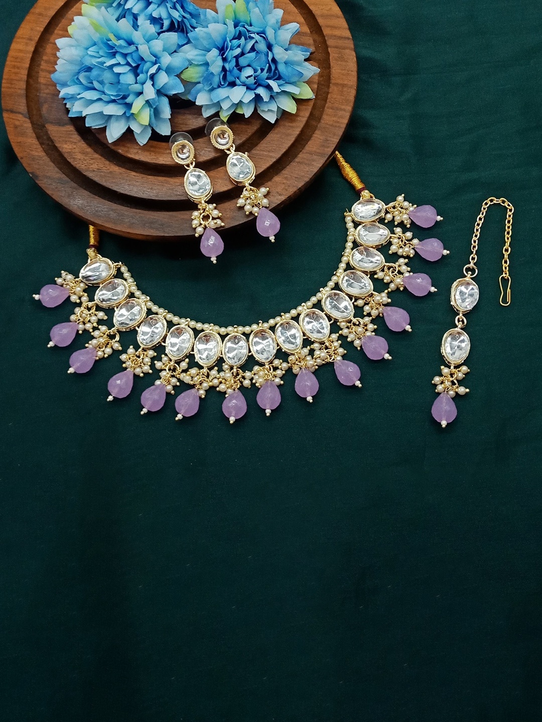 

AASHISH IMITATION Gold-Plated Kundan-Studded & Beaded Jewellery Set