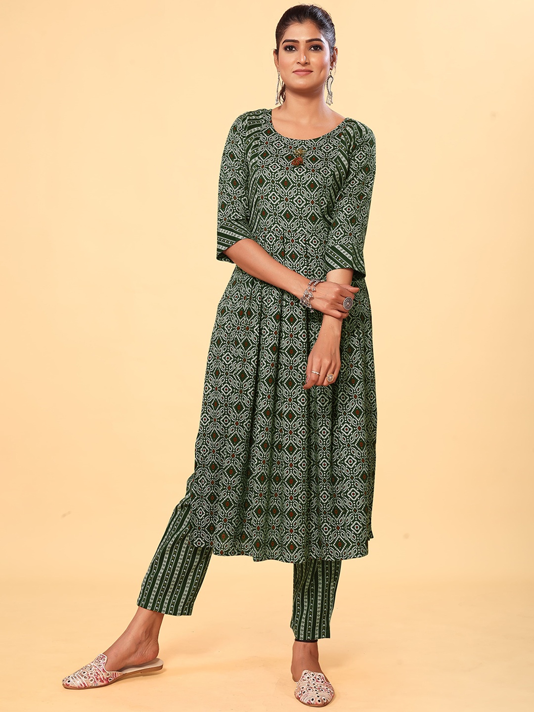 

ODD BY chansi TRENDZ Ethnic Motifs Printed A-Line Kurta with Trousers, Green