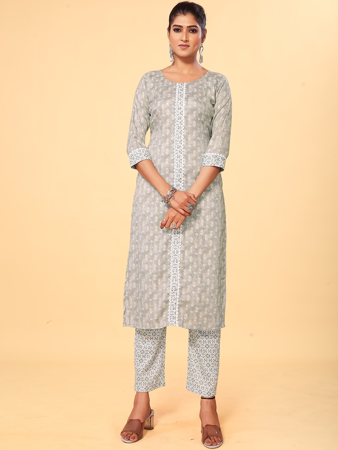 

ODD BY chansi TRENDZ Ethnic Motifs Printed Regular Kurta With Trousers, Grey