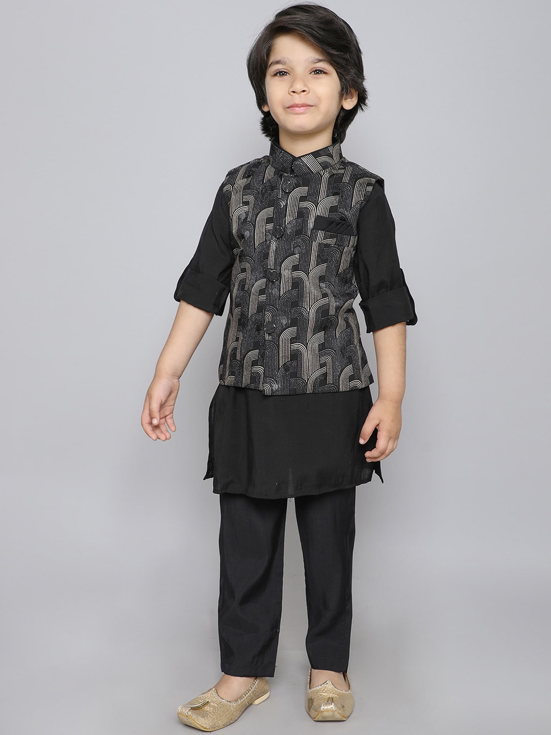 

Ministitch Boys Regular Mandarin Collar Printed Kurta with Trousers, Black