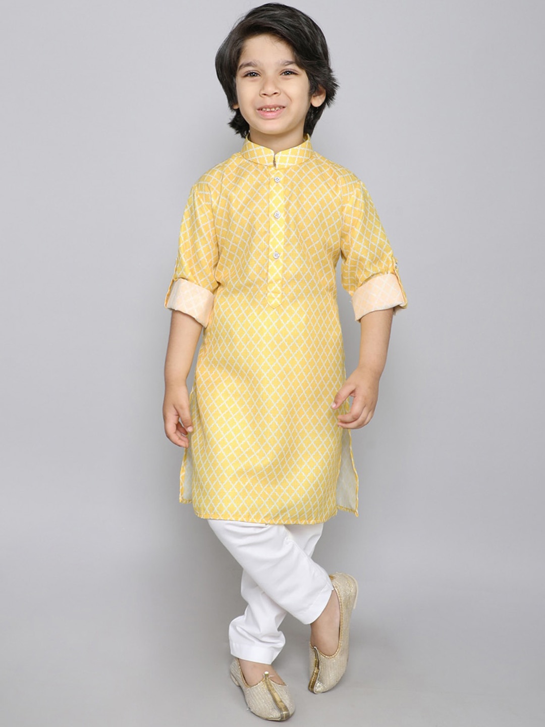 

Ministitch Boys Geometric Printed Mandarin Collar Roll-Up Sleeves Kurta & Trousers, Yellow