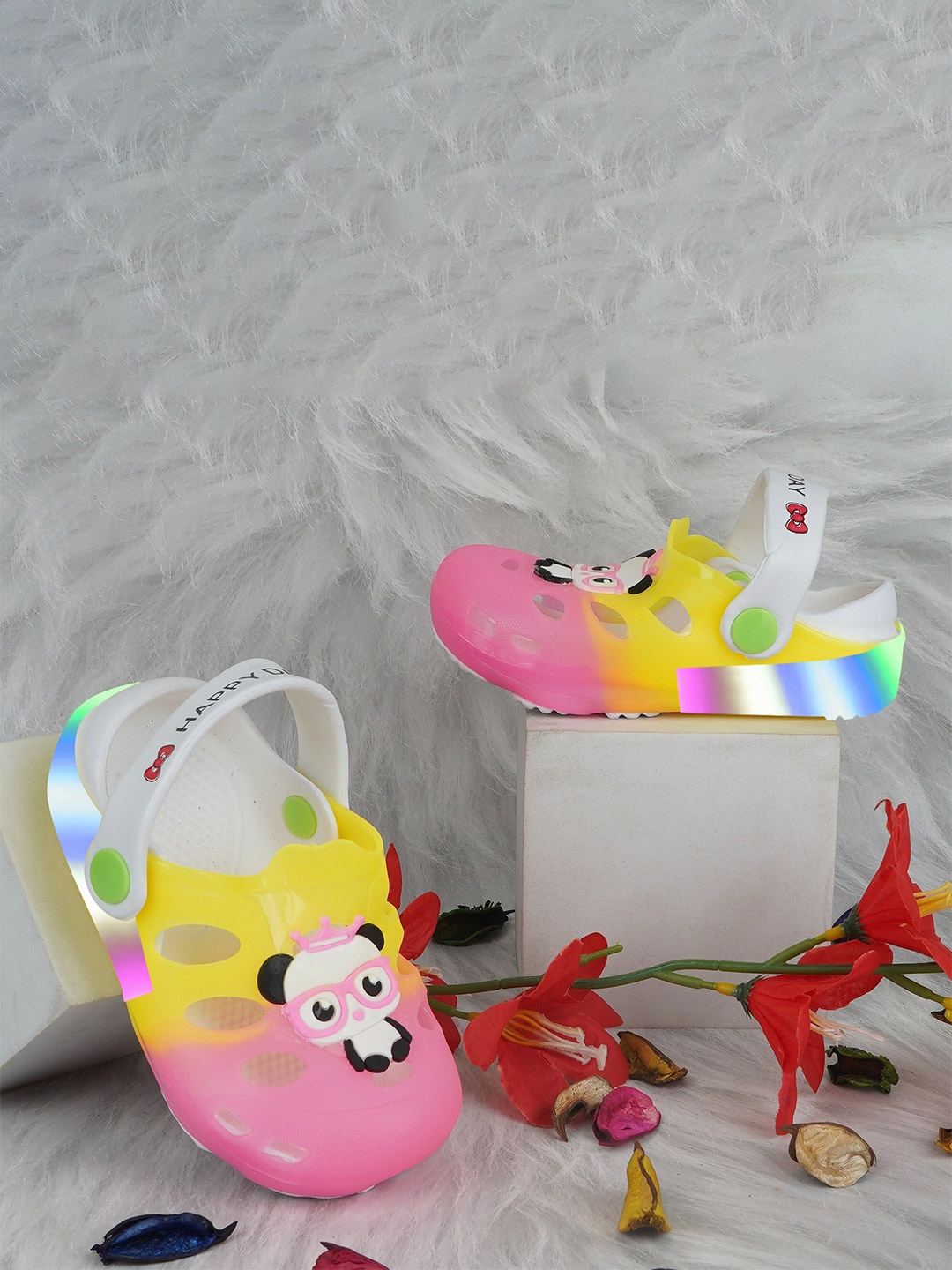 

BAESD Kids Panda Printed LED Croslite Clogs, Pink