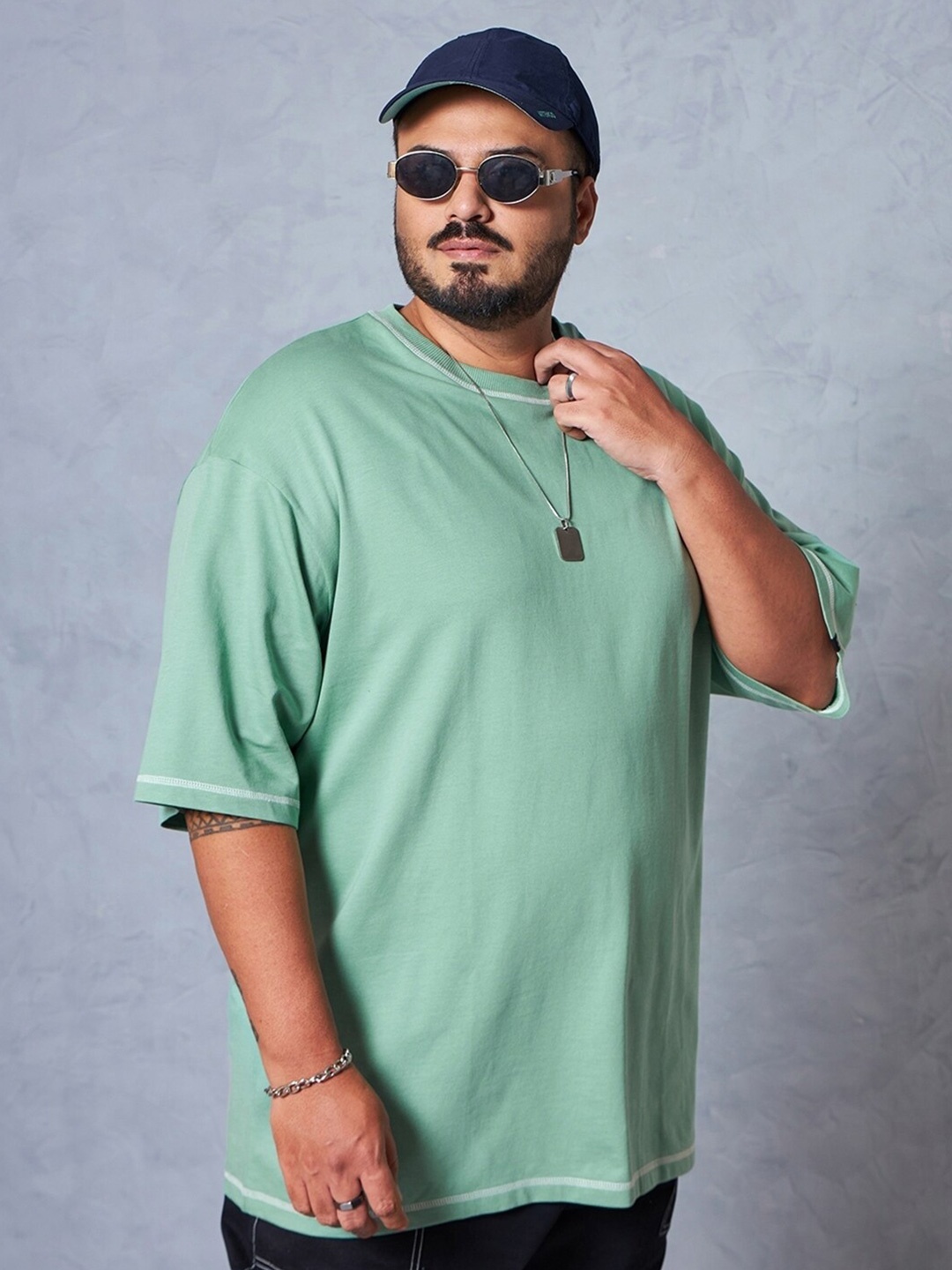 

Bewakoof Plus Round Neck Drop-Shoulder Sleeves Cotton Oversized T-shirt, Green