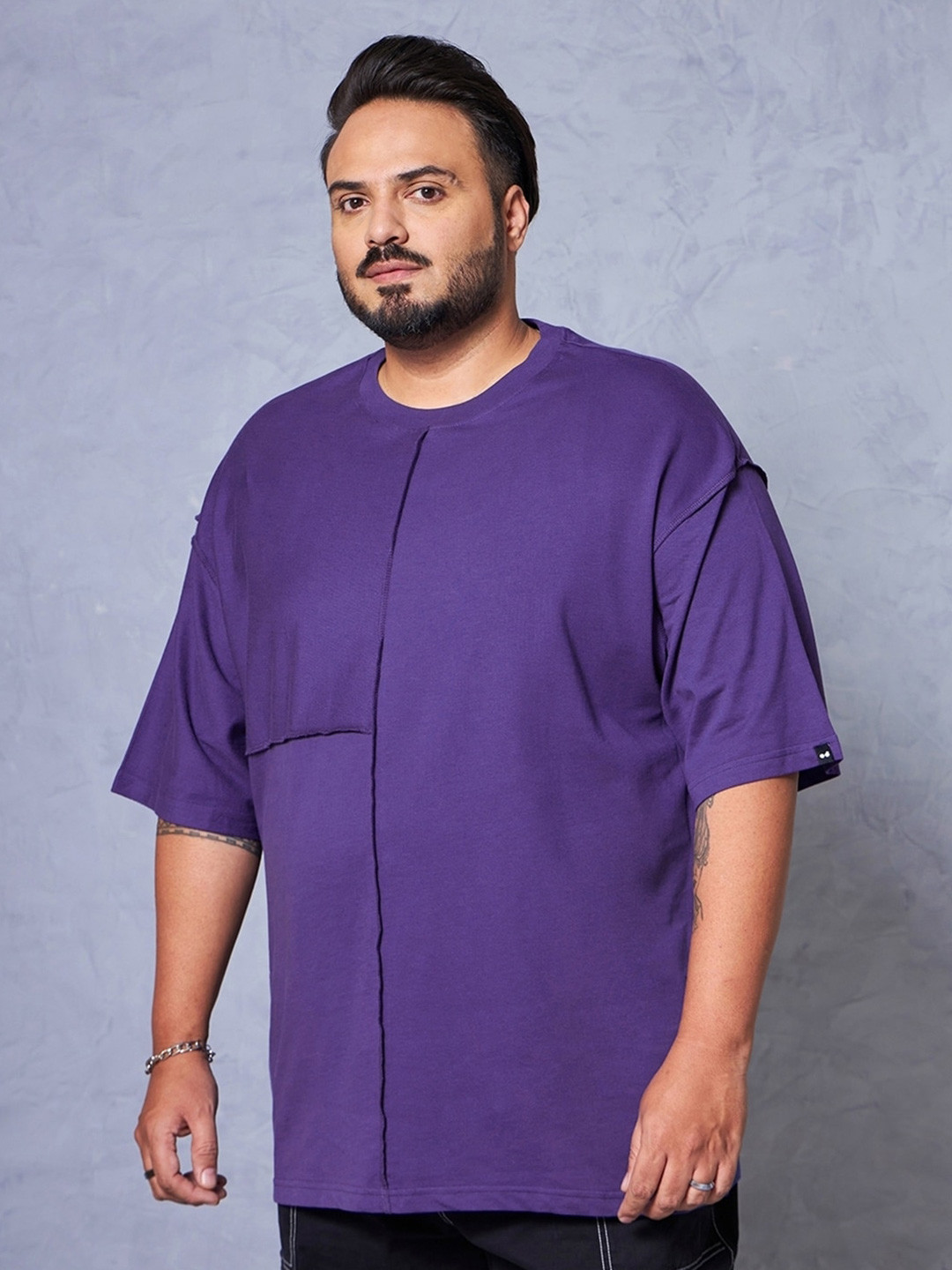

Bewakoof Plus Drop-Shoulder Sleeves Cotton Oversized T-shirt, Blue
