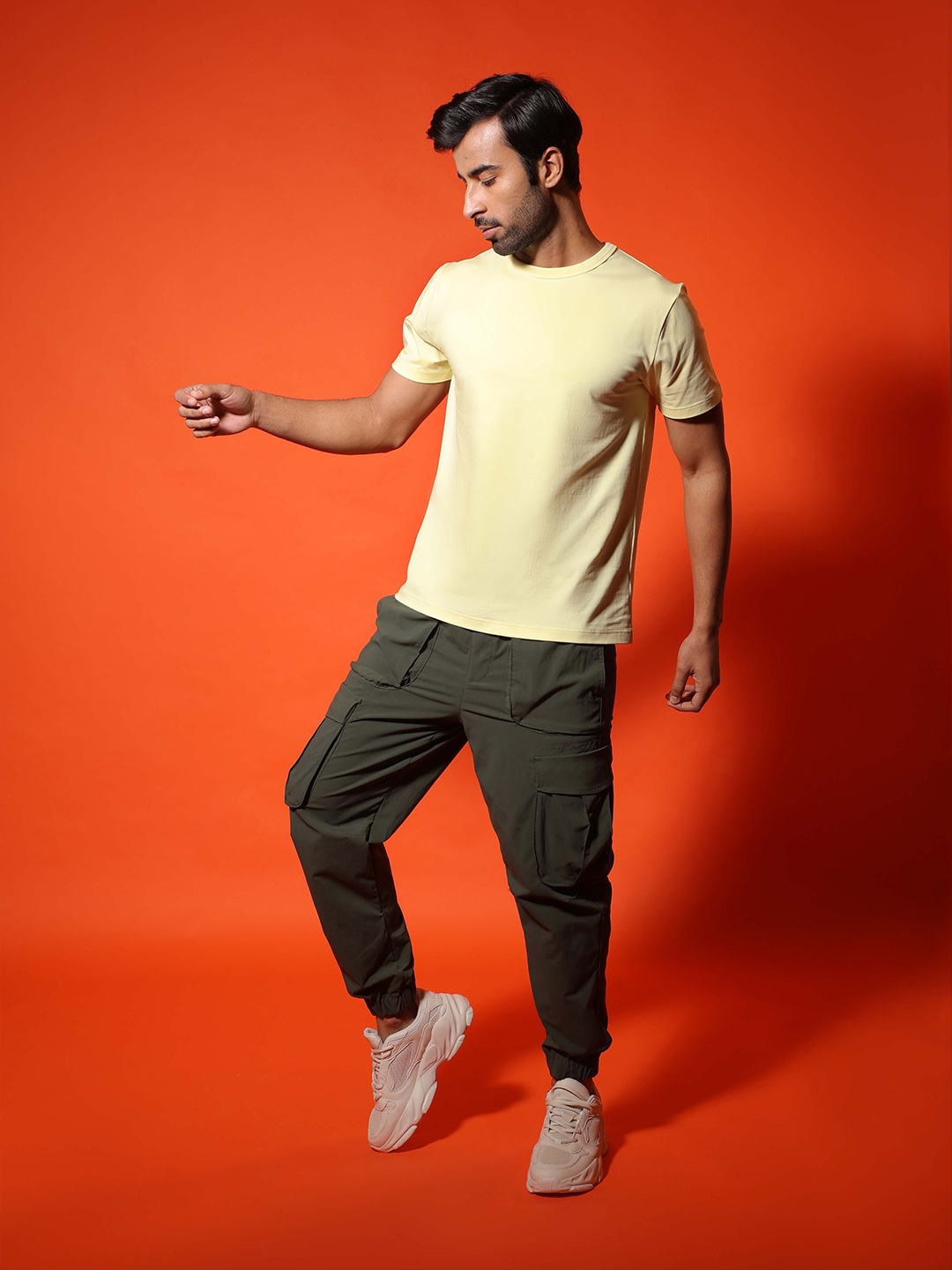 

SUBTRACT Round Neck 4-Way Stretch T-shirt, Yellow