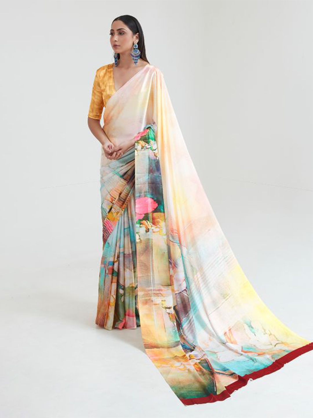 

DEVATITHI Abstract Printed Saree, Cream