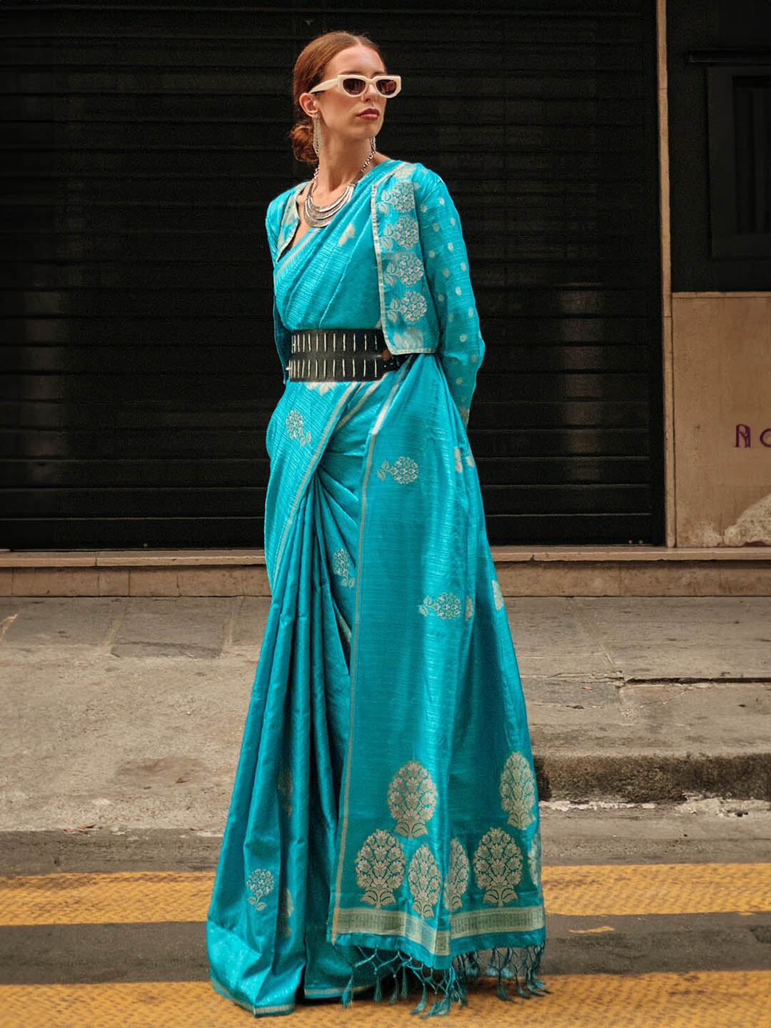 

DEVATITHI Ethnic Motifs Woven Design Zari Saree, Sea green