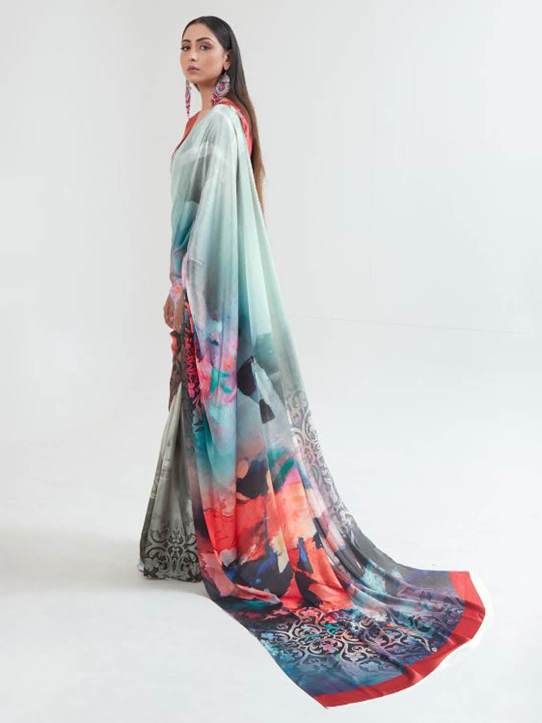 

DEVATITHI Floral Printed Saree, Blue