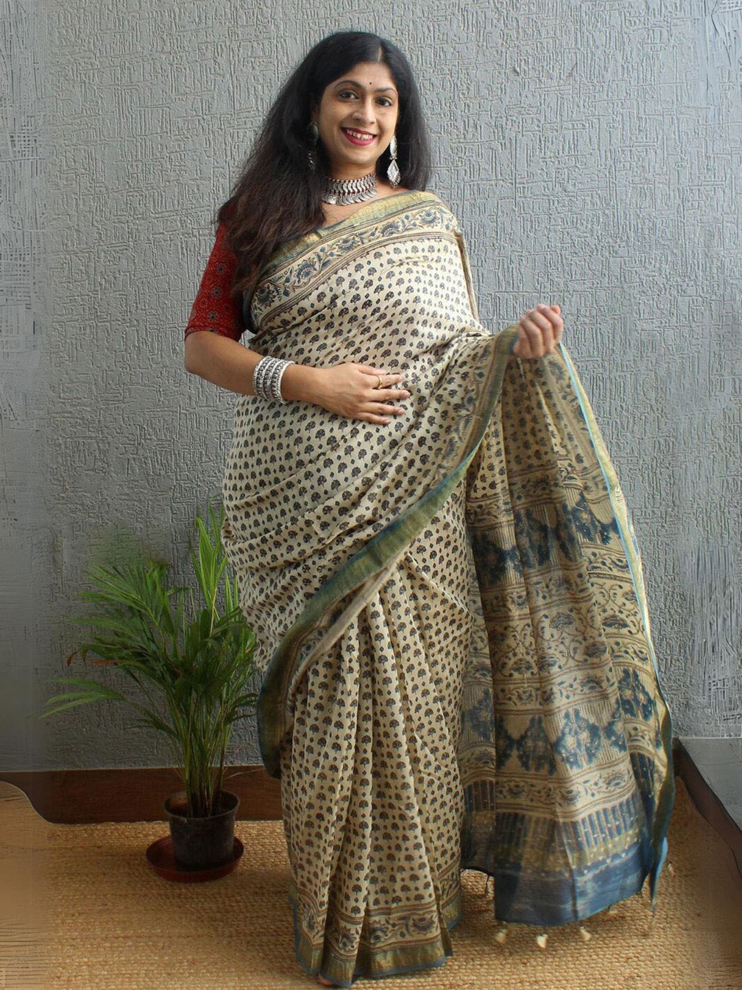 

Weaves of Tradition Ajrak Block Printed Zari Silk Cotton Chanderi Saree, Off white