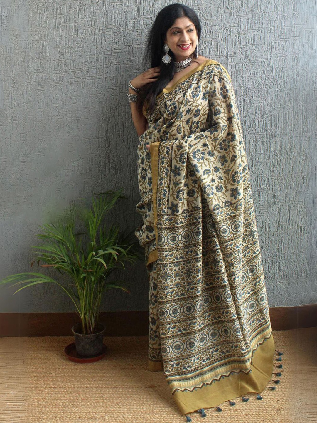 

Weaves of Tradition Ethnic Motifs Block Printed Zari Silk Cotton Chanderi Saree, Off white