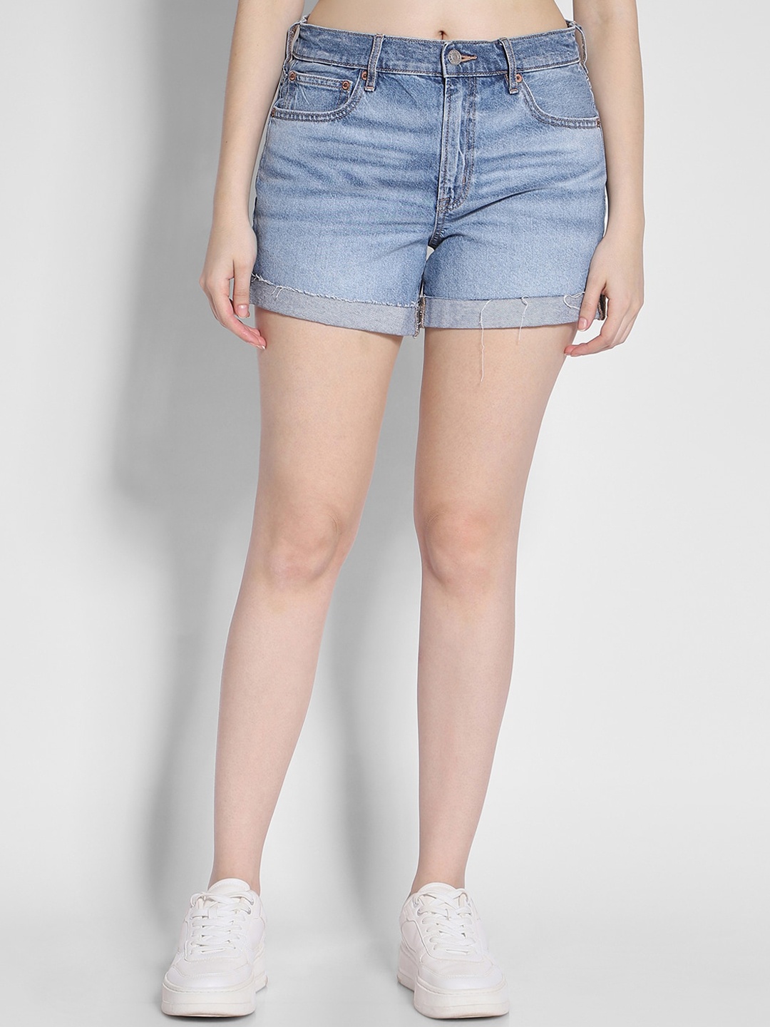 

AMERICAN EAGLE OUTFITTERS Women High-Rise Washed Cotton Denim Shorts, Blue