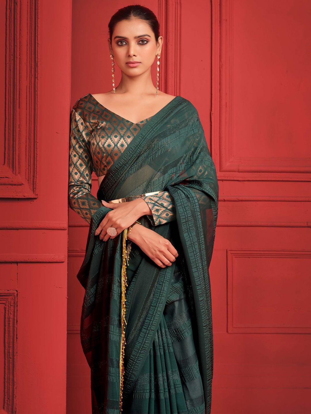 

Sangria Striped Self Design Saree, Green