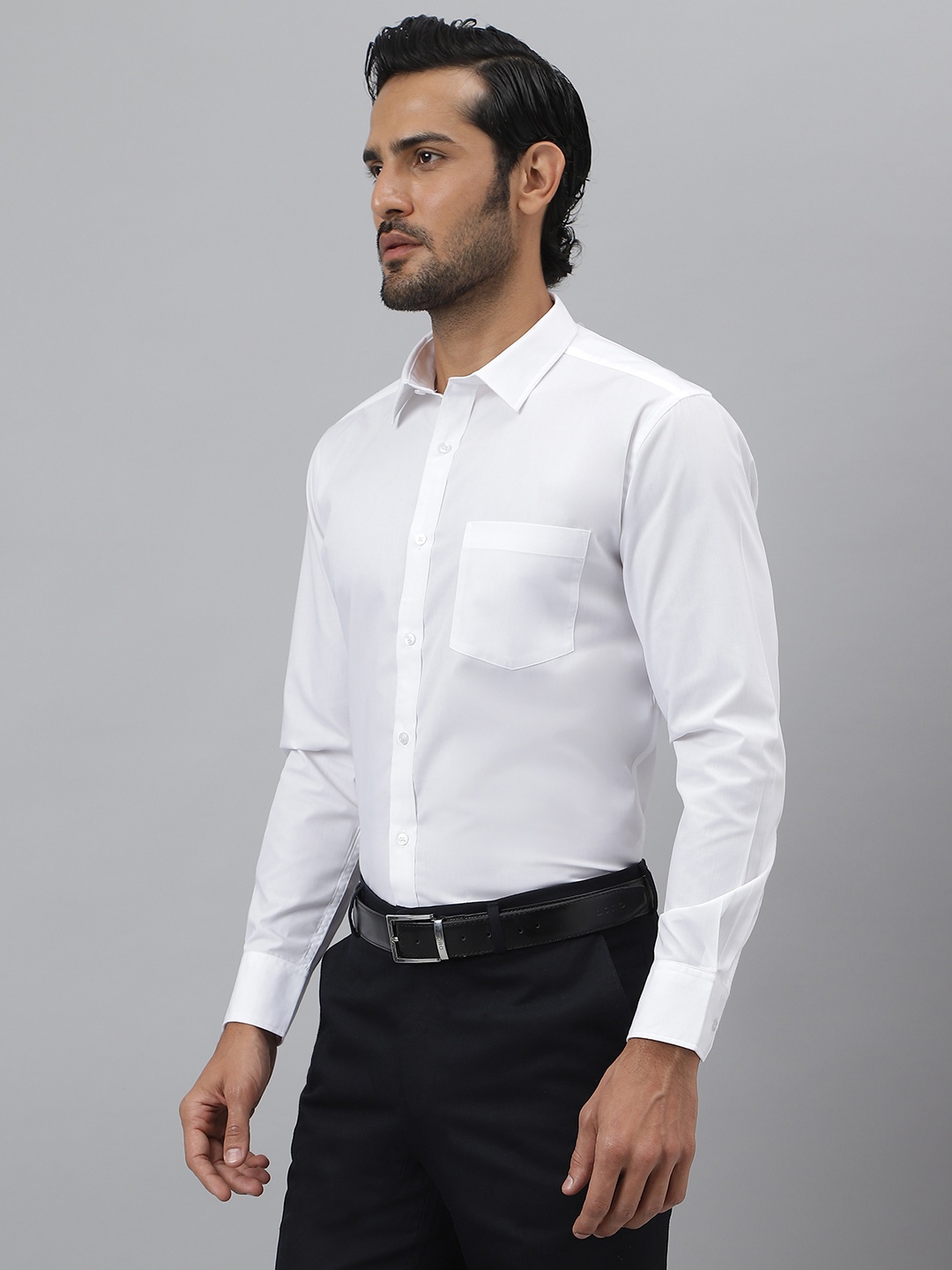 

KINGDOM OF WHITE Spread Collar Regular Fit Formal Shirt