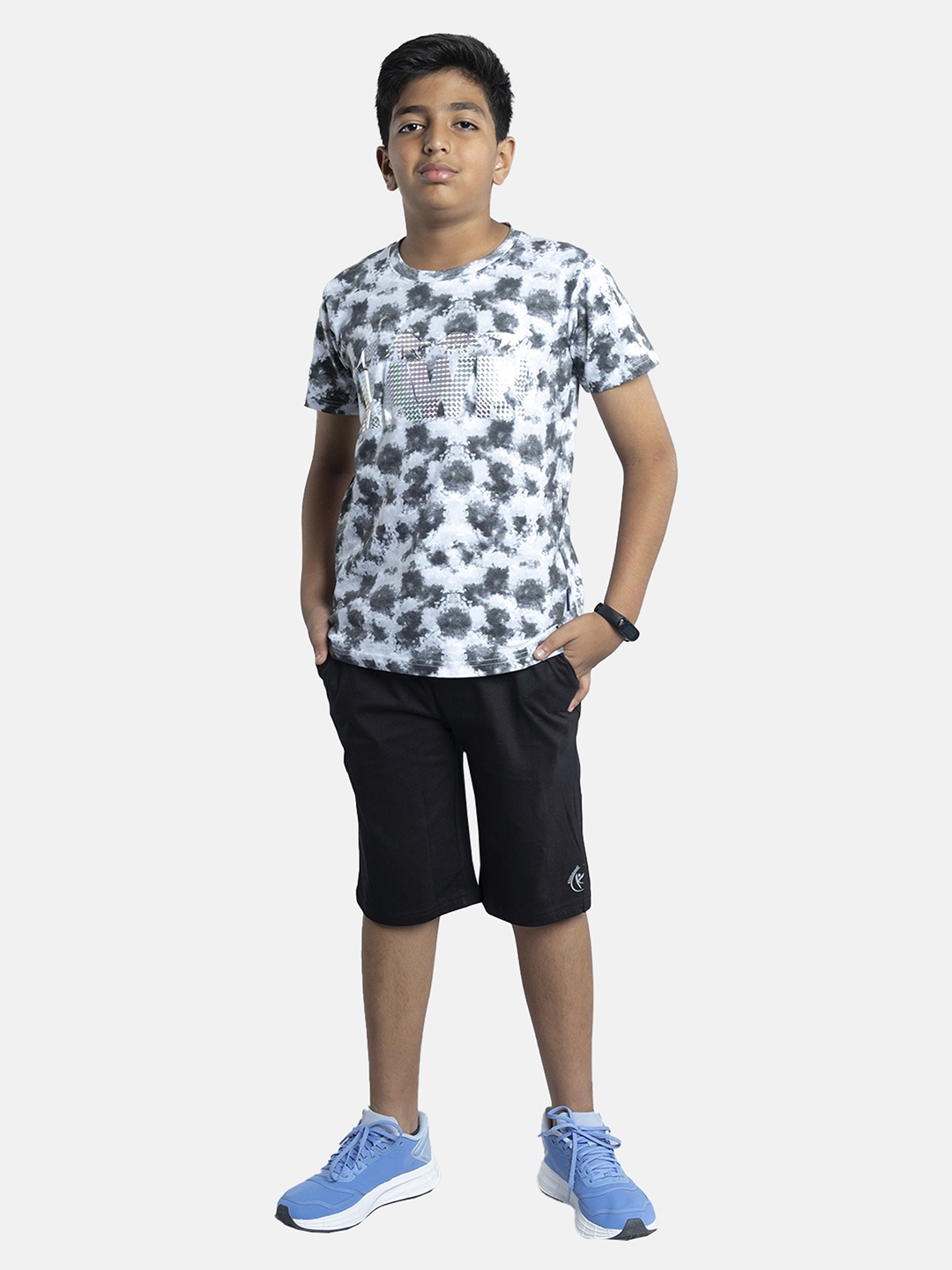 

KiddoPanti Boys Tie & Dyed Pure Cotton T-shirt with Shorts, Black