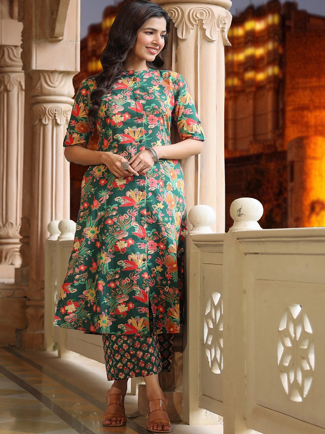 

AMIRAS INDIAN ETHNIC WEAR Floral Printed Roll-Up Sleeves Pure Cotton Kurta with Palazzos, Green