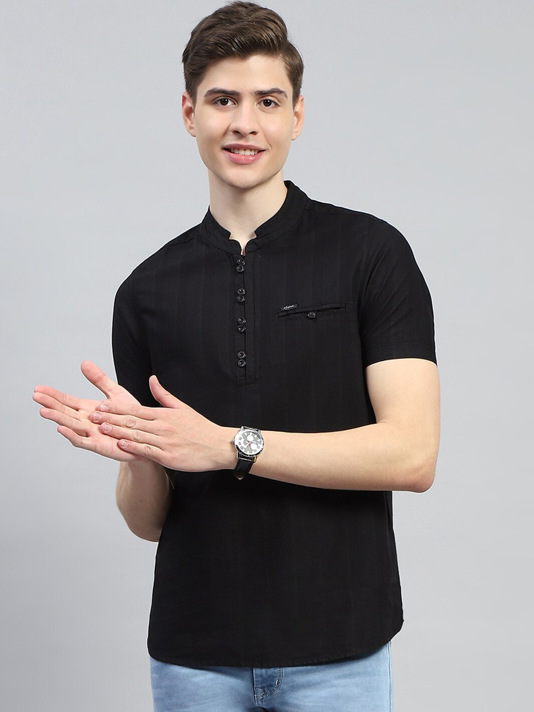 

Monte Carlo Self Design Mandarin Collar Linen T-shirt, Black