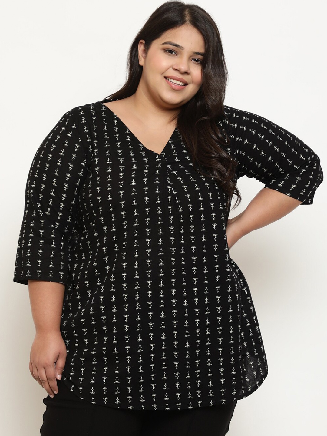 

Amydus Plus Size Geometric Print Cotton High-Low Top, Black