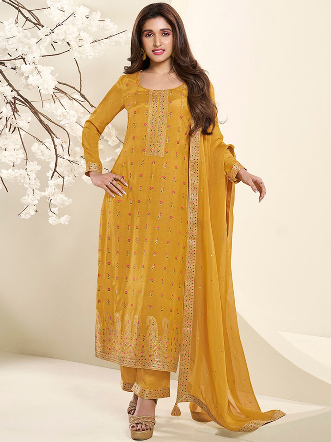 

Seerat Floral Embroidered Regular Thread Work Kurta with Trousers & Dupatta, Yellow