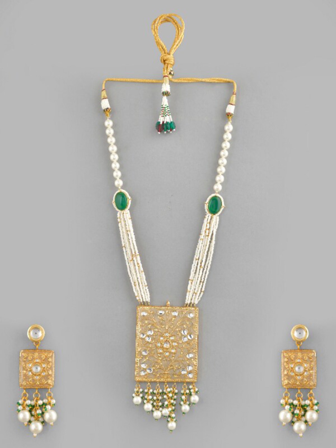 

DASTOOR Gold-Plated Kundan Studded Jewellery Set