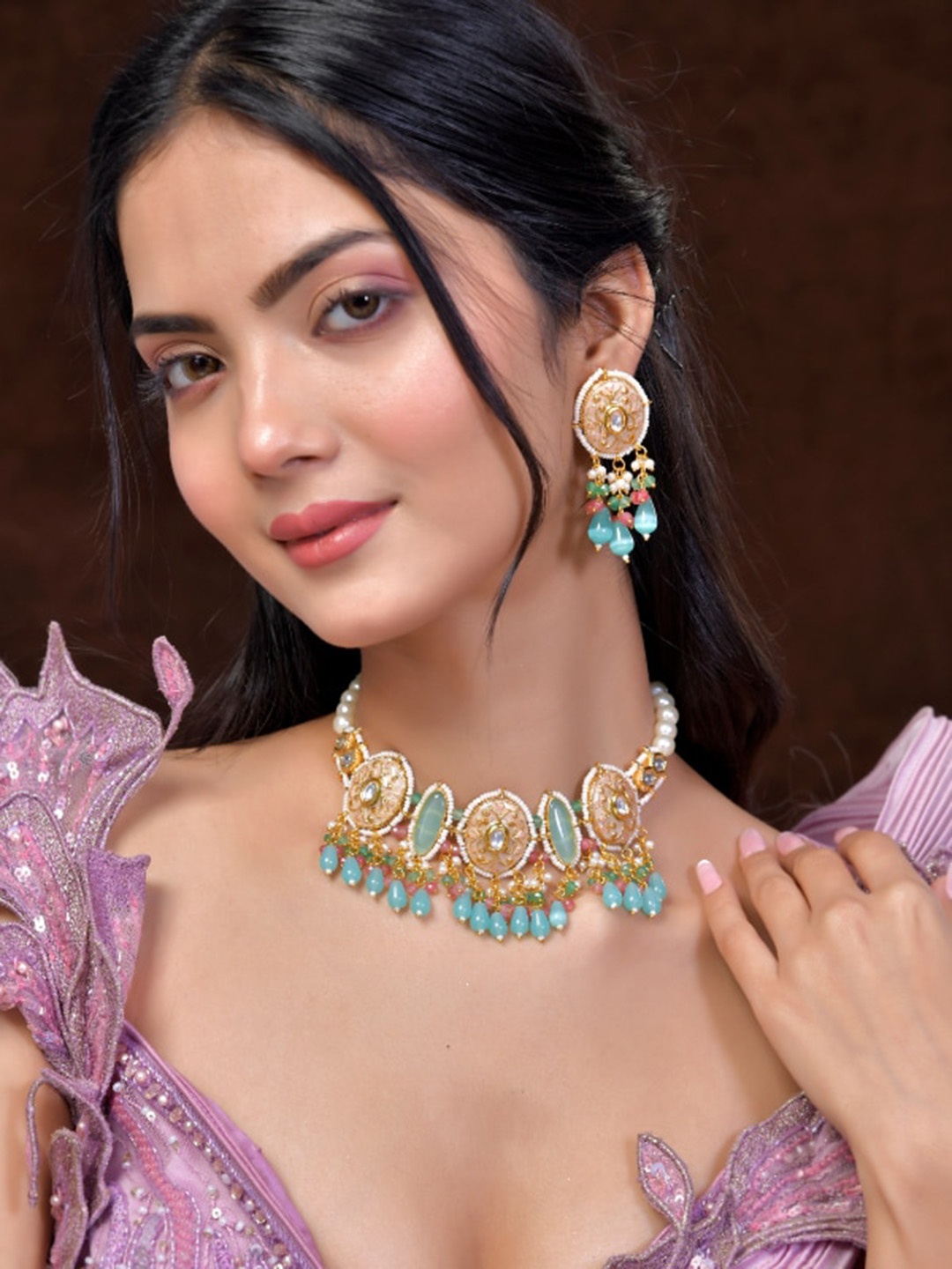

DASTOOR Gold Plated Kundan Studded & Beaded Jewellery Set
