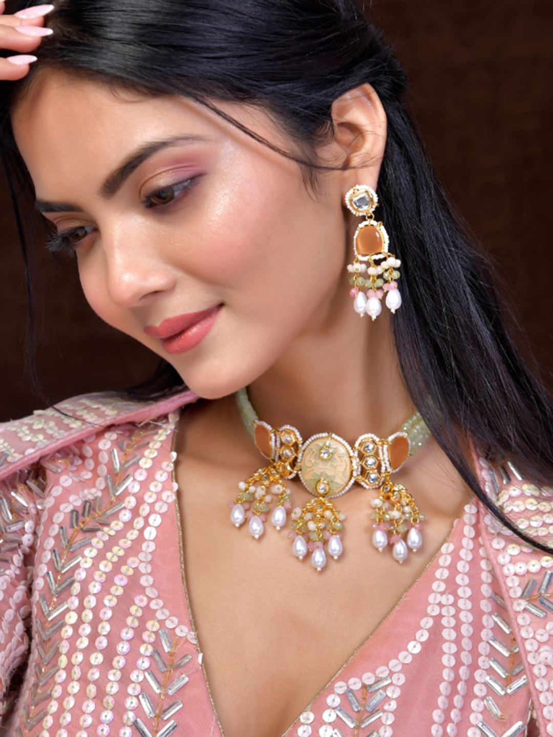 

DASTOOR Gold Plated Kundan Studded Jewellery Set