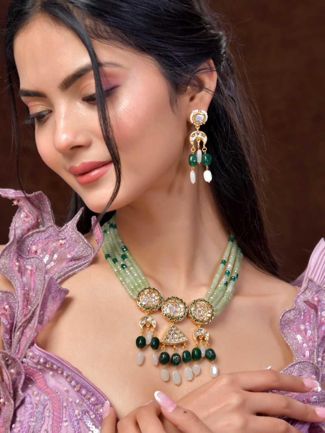 

DASTOOR Gold Plated Kundan Studded & Beaded Jewellery Set