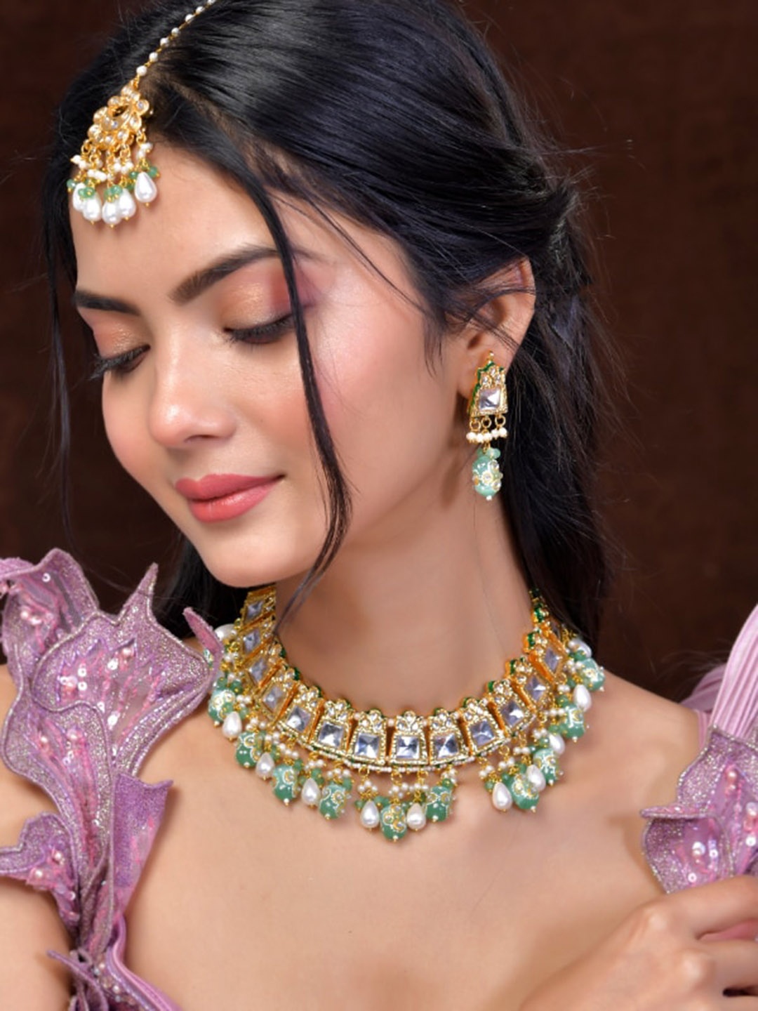 

DASTOOR Gold Plated Kundan Studded & Beaded Jewellery Set