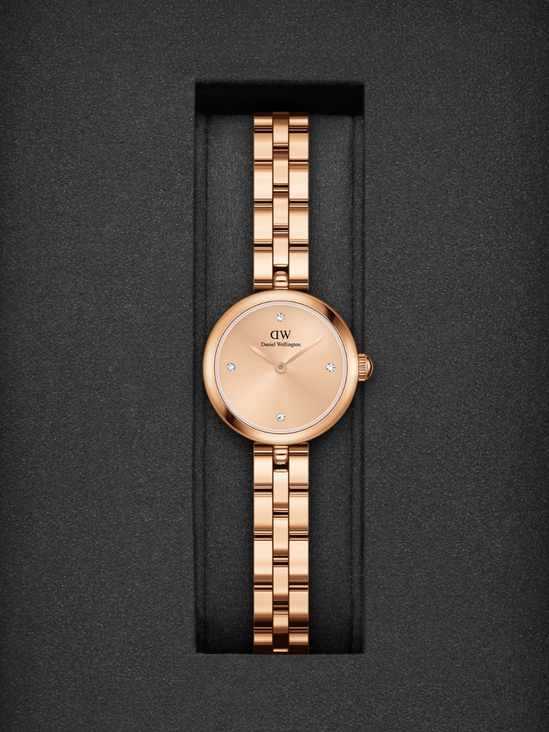 

Daniel Wellington Women Embellished Bracelet Style Straps Analogue Watch DW00100720K, Rose gold