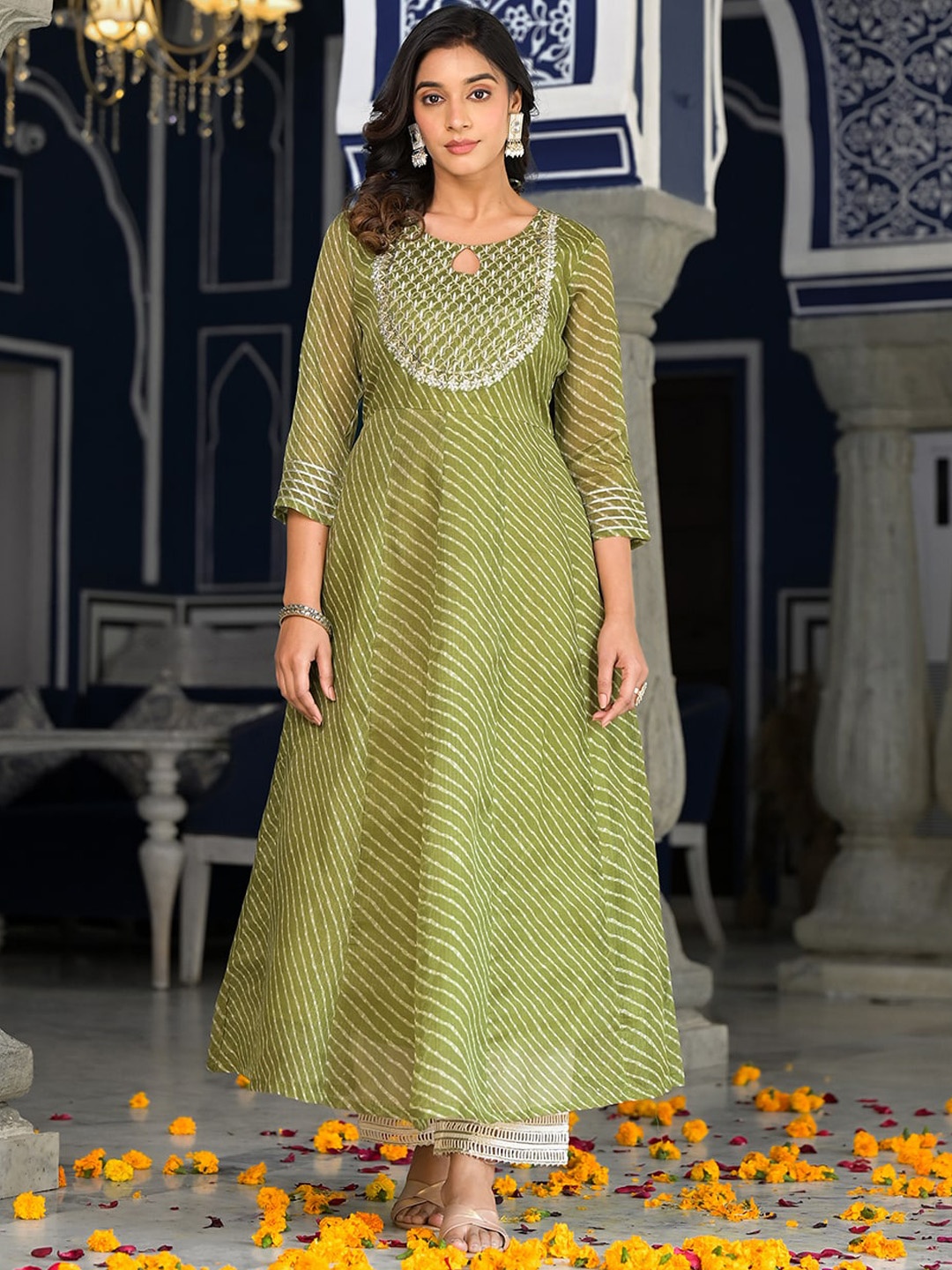 

Varanga Geometric Printed Keyhole Neck Sequinned Cotton Anarkali Kurta, Green