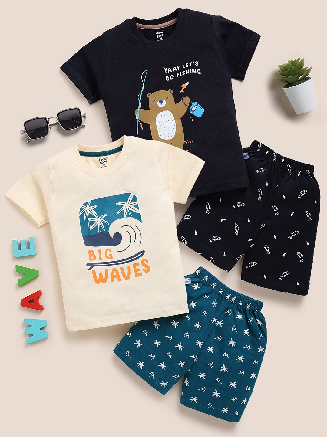 

Toonyport Pack Of 2 Boys Graphic Printed Pure Cotton Top with Shorts, Black