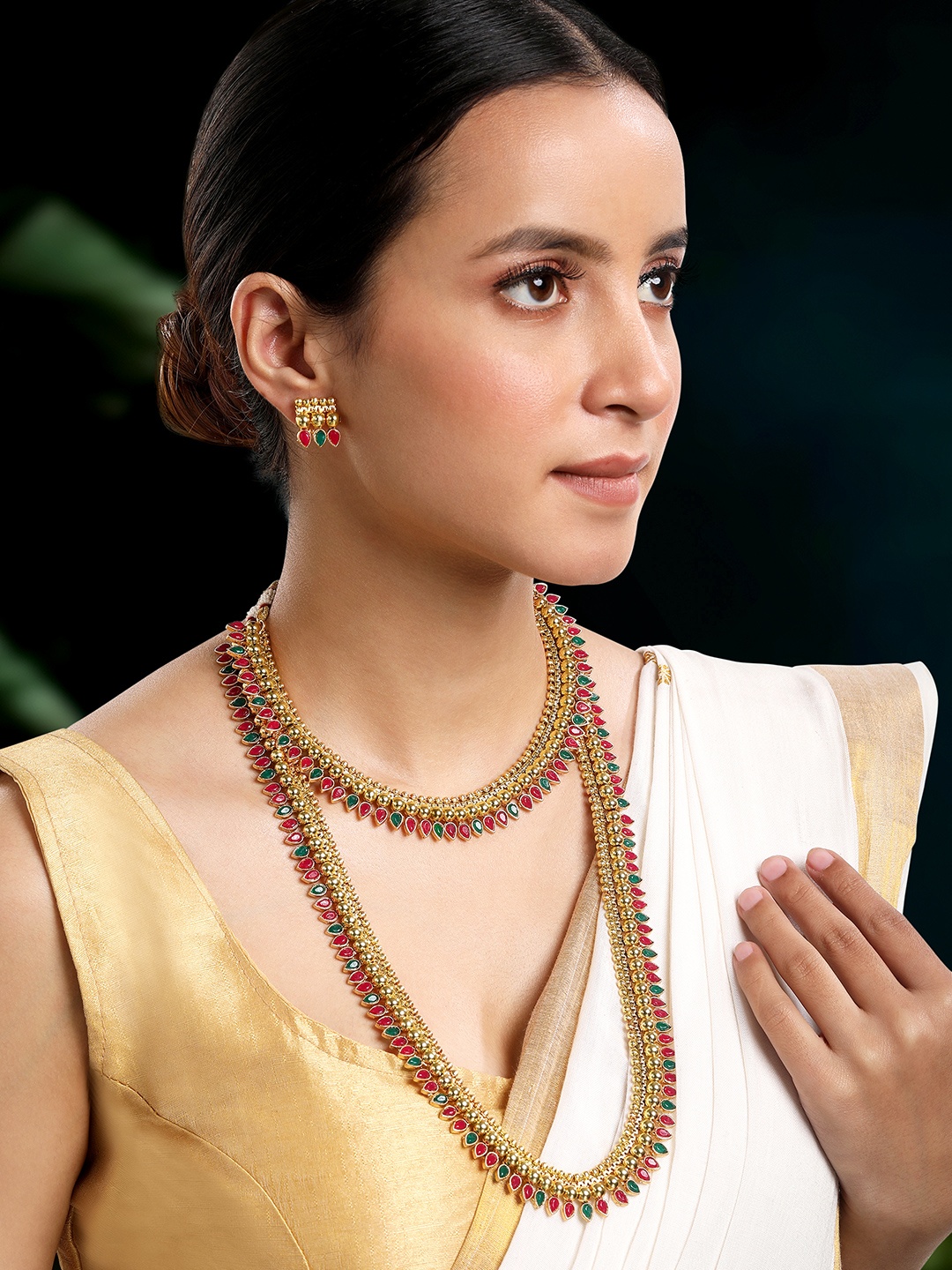 

Peora Gold Plated Stones Studded & Beaded Jewellery Set