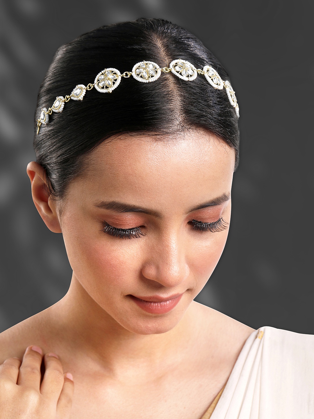 

Peora Gold-Plated Kundan Studded Sheeshphool Head Jewellery